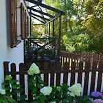 Lesna 6 - House With A Garden Tatil Evi *