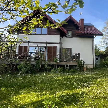 House With A Garden Ferienhaus